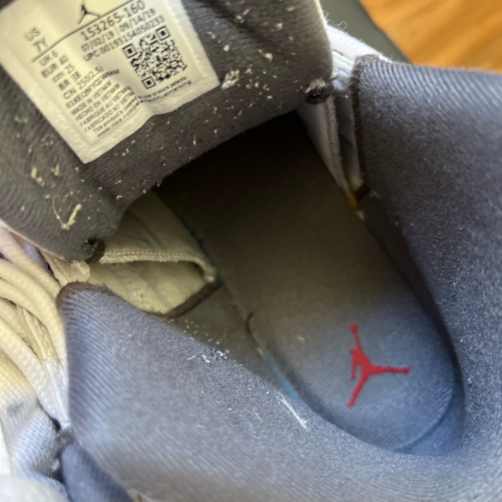 Jordan size 7 - Picture 7 of 7